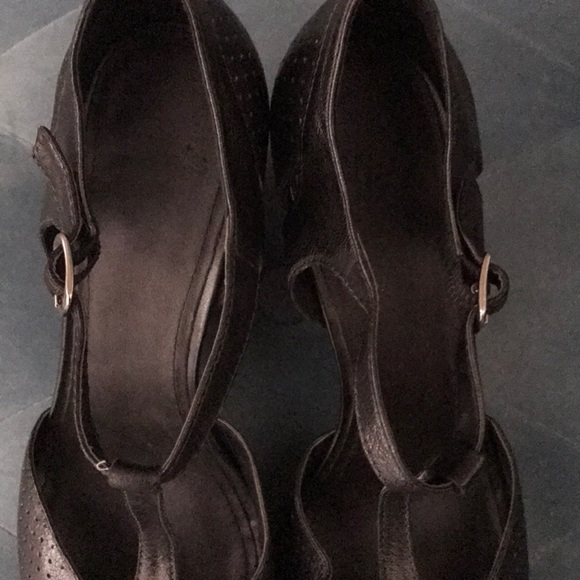 Clark’s T strap Wedge - Picture 3 of 4